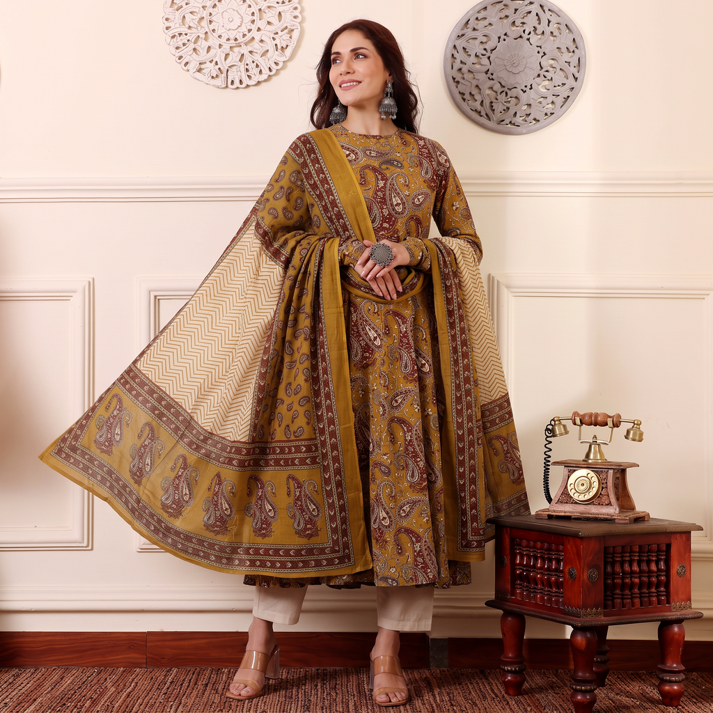 Bhamisha Cotton Set