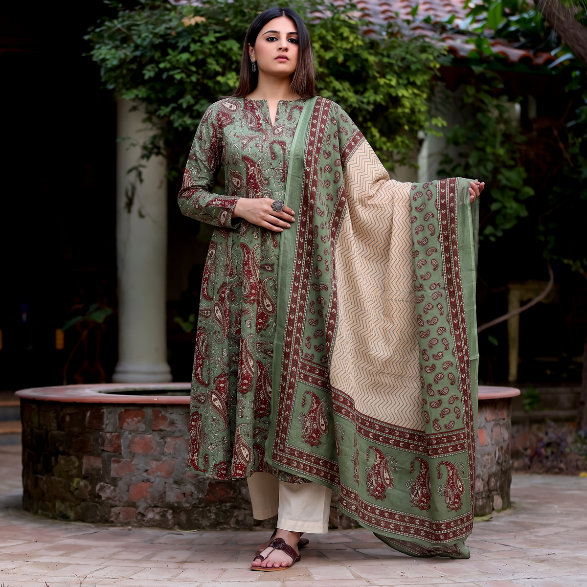 Trivyasha Cotton Set