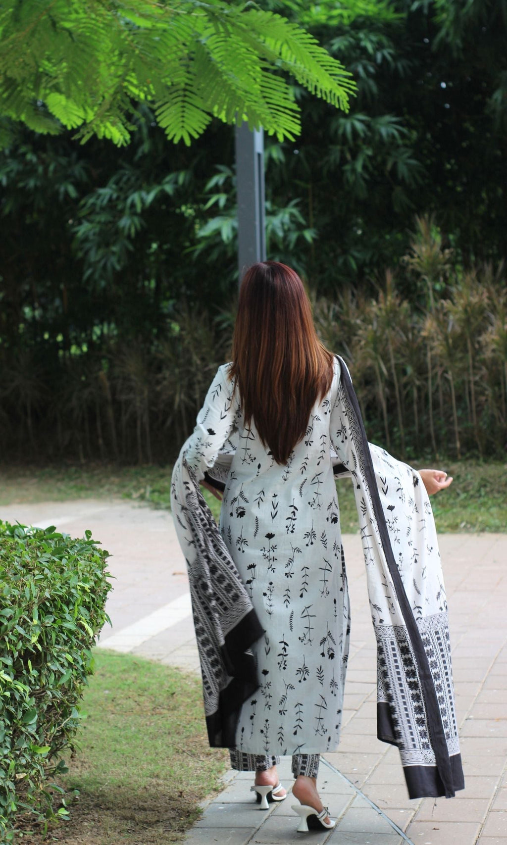 Cotton White & Black Leaf Petals Suit Set with Mul Printed Dupatta