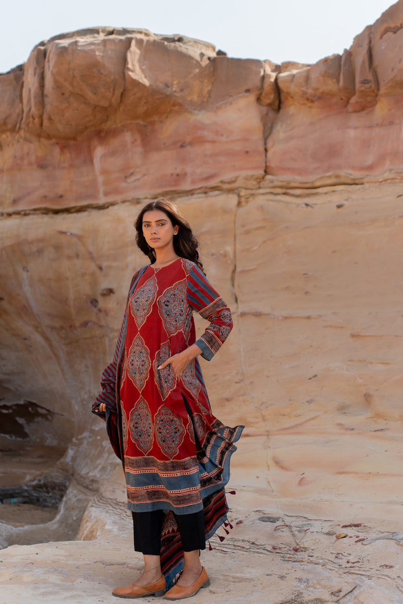 Set of 3 - Kurta, Dupatta & Pants - Swa 01