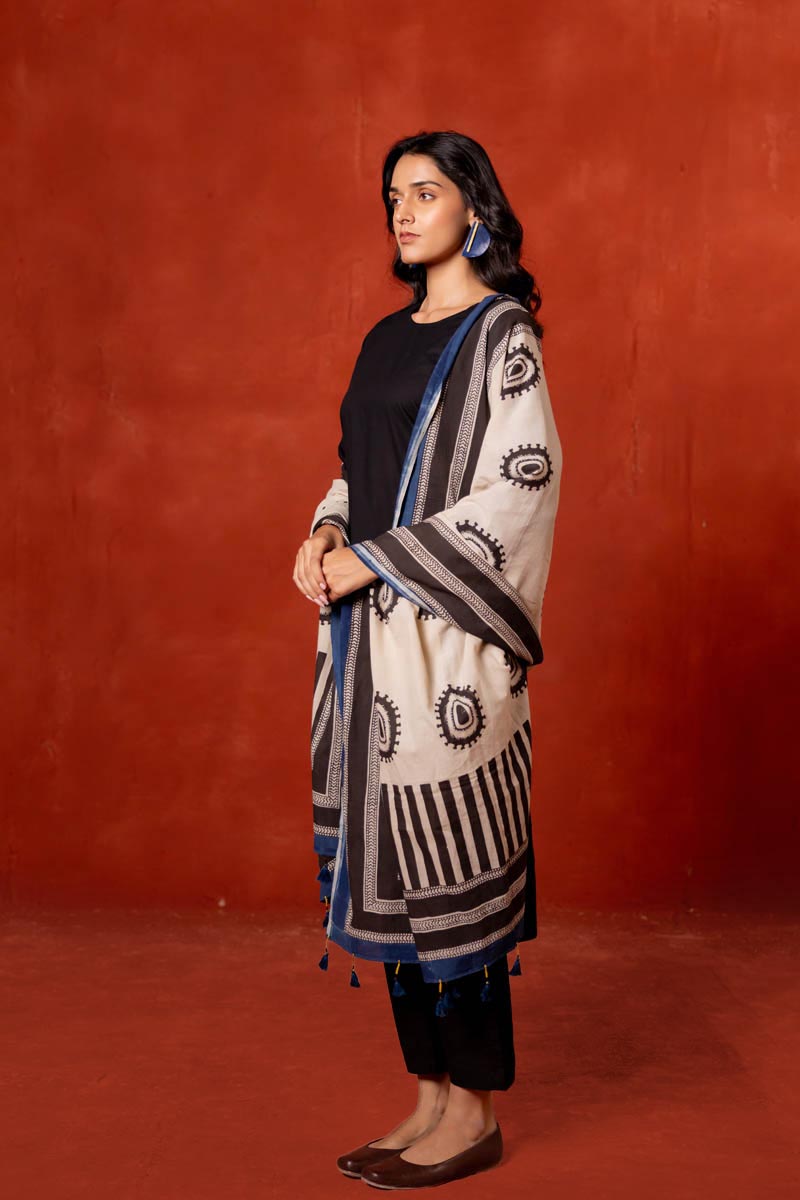 Set of 3 - Kurta, Dupatta & Pants - Asa 09