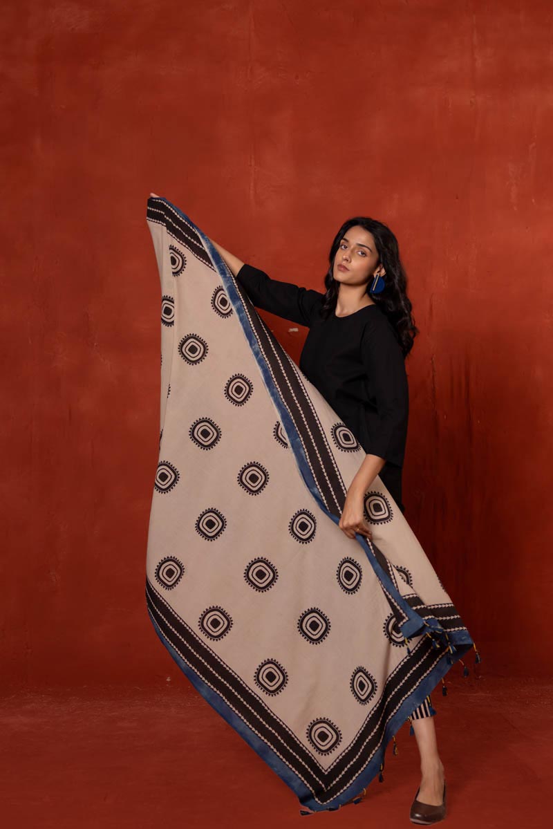 Set of 3 - Kurta, Dupatta & Culotte - Asa 08