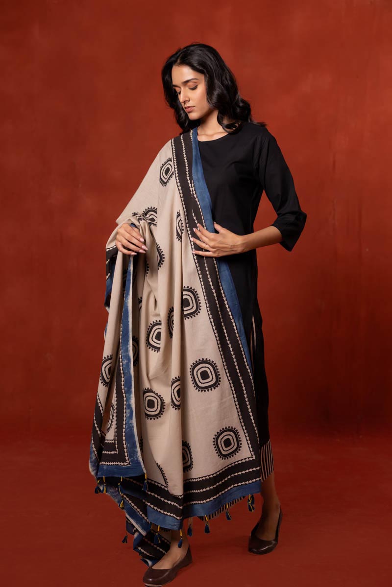 Set of 3 - Kurta, Dupatta & Culotte - Asa 08