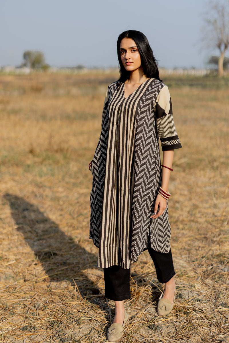 V Neck Panelled Kurta