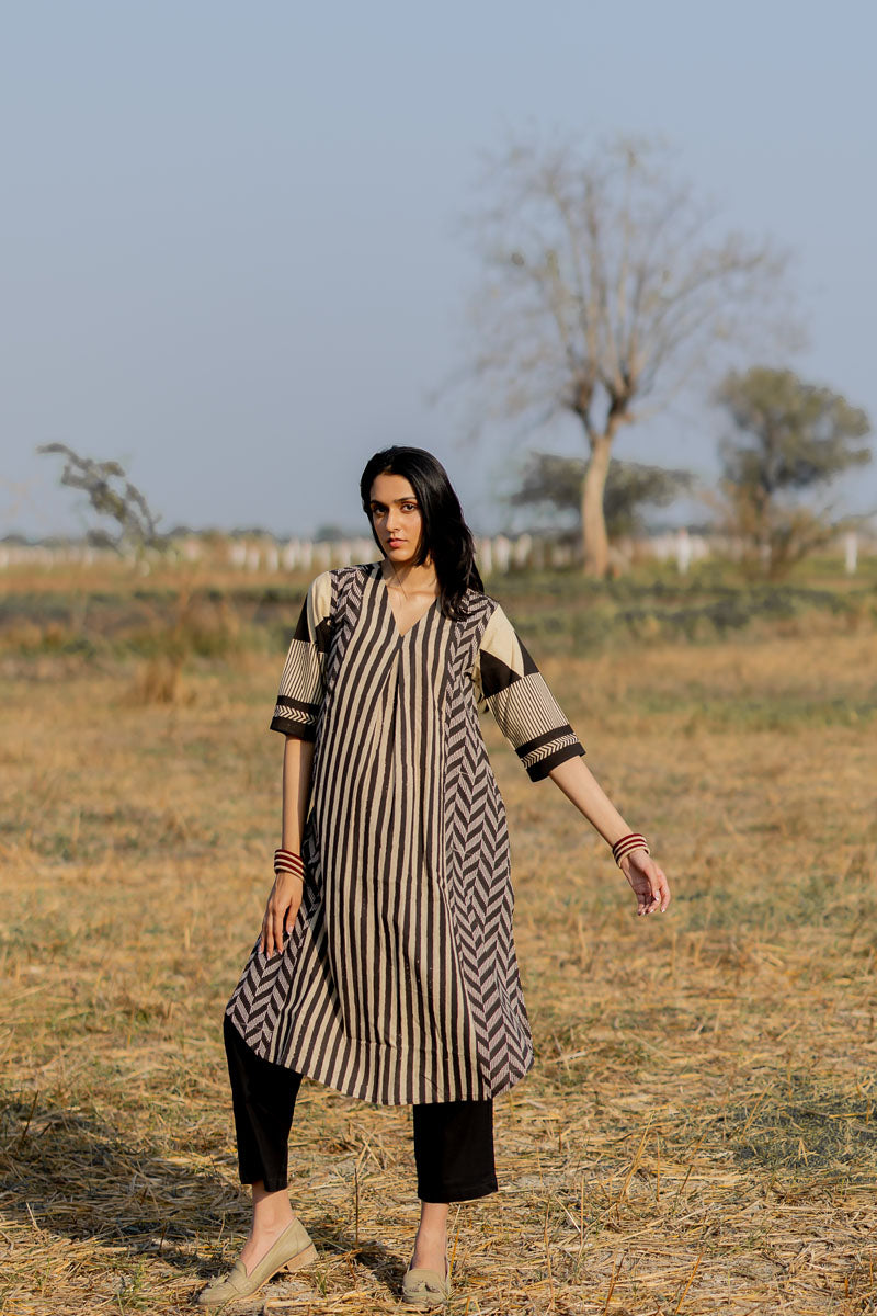 V Neck Panelled Kurta