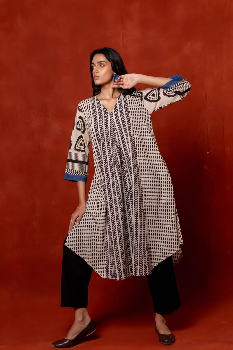 V Neck Panelled Kurta - Nami