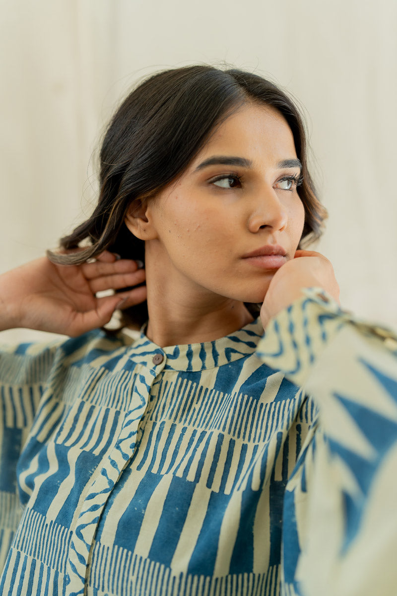 Freesize Anti-fit Top - Indigo Piano stripes