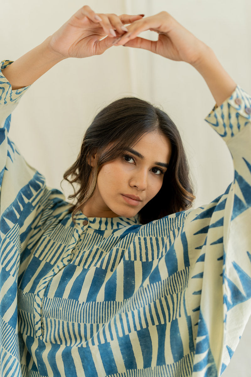 Freesize Anti-fit Top - Indigo Piano stripes