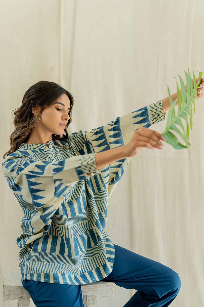 Freesize Anti-fit Top - Indigo Piano stripes