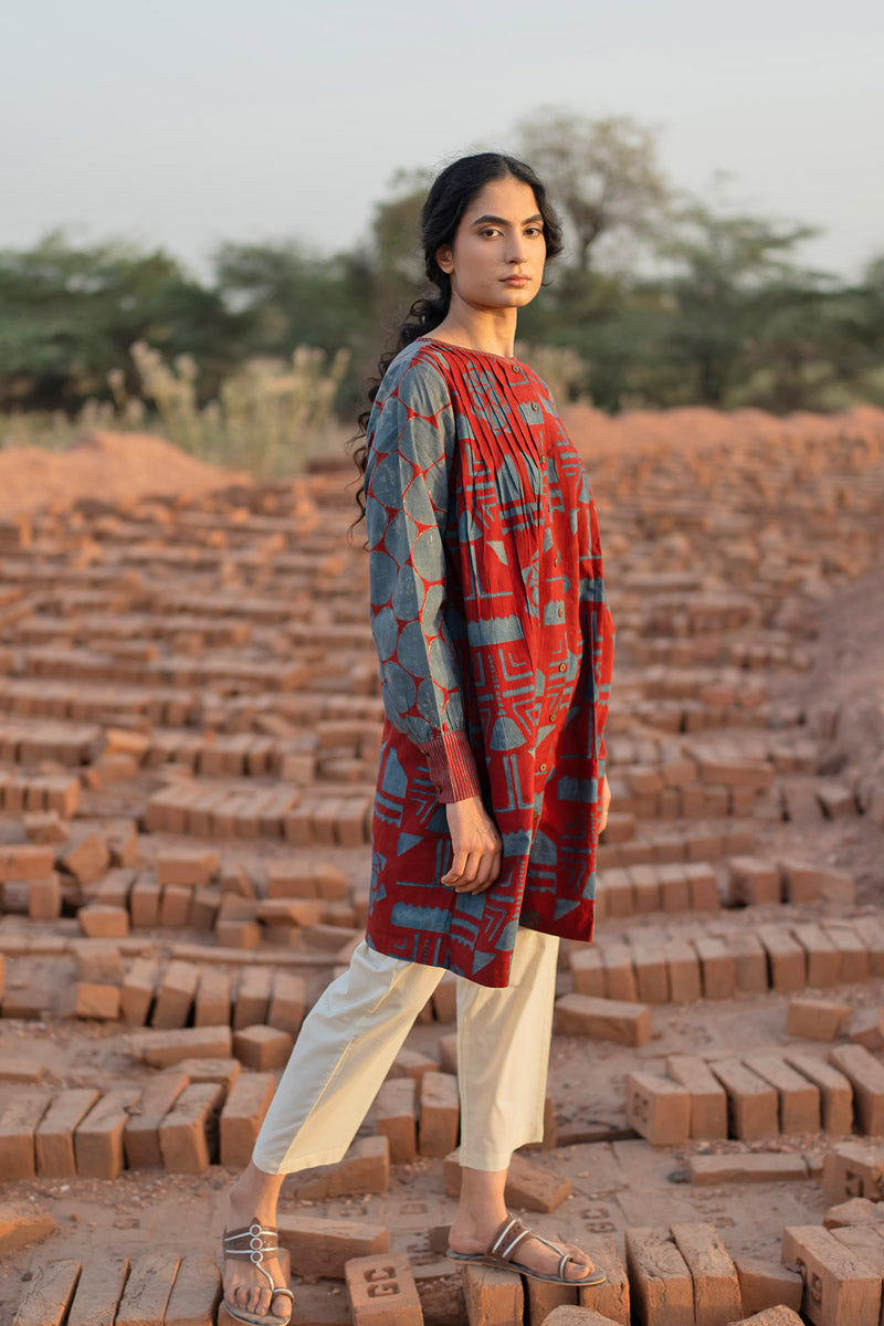 Short Navi Pintuck Kurta - Red
