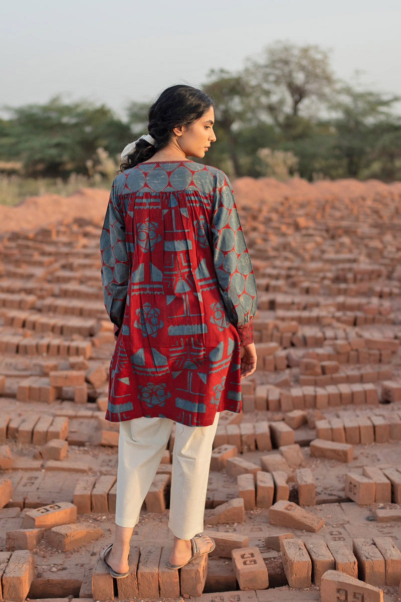 Short Navi Pintuck Kurta - Red