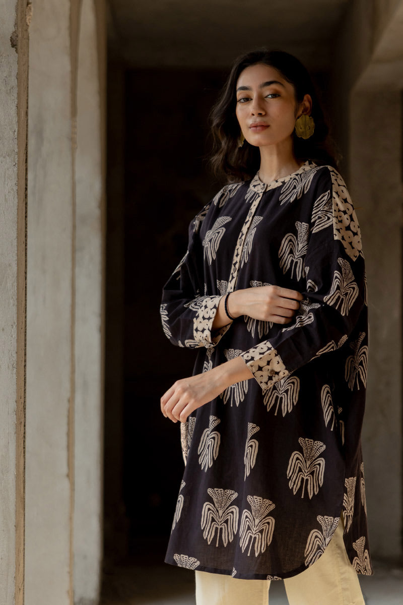 Stay in Tunic - Yana