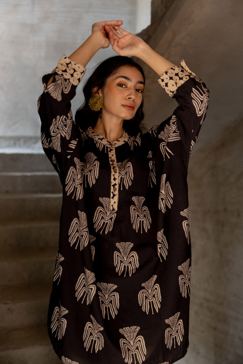 Stay in Tunic - Yana