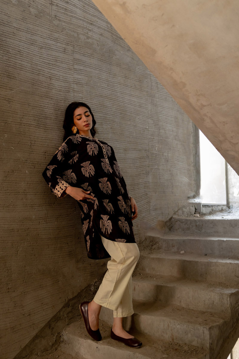Stay in Tunic - Yana